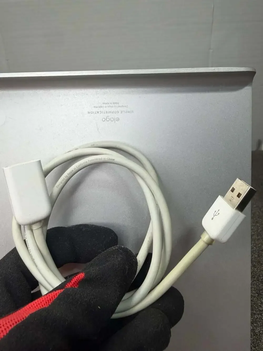 Apple genuine usb